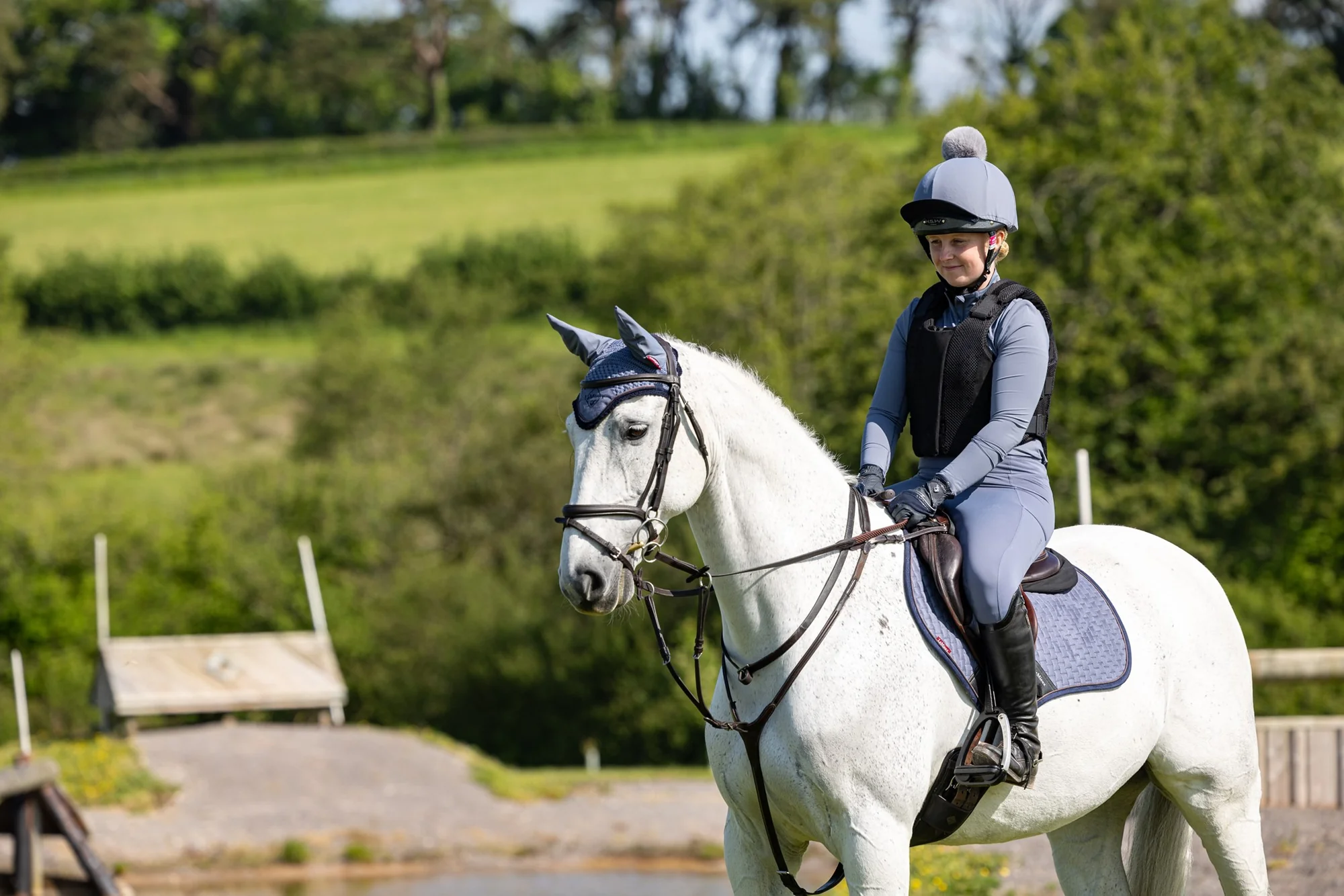 LeMieux Classique Suede springunderlag - Jay Blue - Billede 2